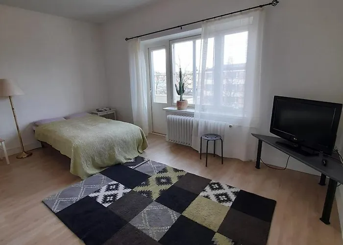 Yksioe Laehellae Kirjurinluotoa